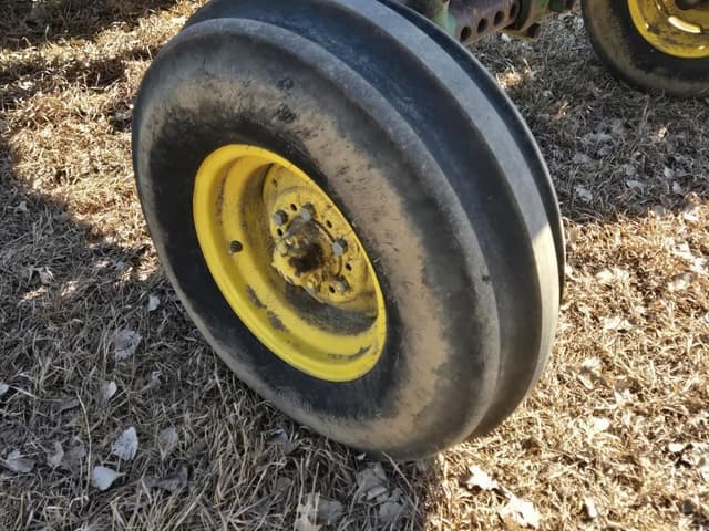 Image of John Deere 4020 equipment image 3