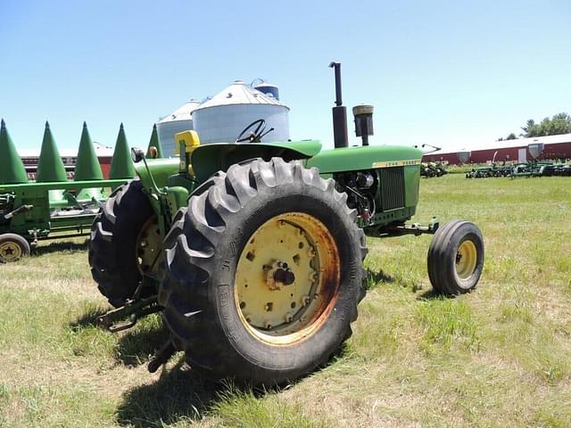 Image of John Deere 4020 equipment image 2