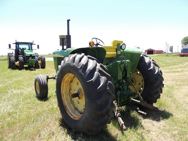 Image of John Deere 4020 equipment image 4