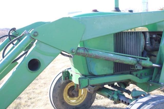 Image of John Deere 4020 equipment image 3