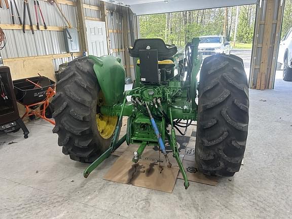 Image of John Deere 2020 equipment image 1