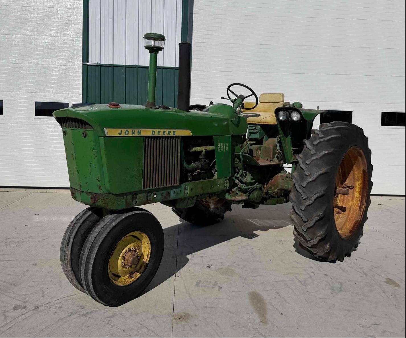 1966 John Deere 2510 Equipment Image0