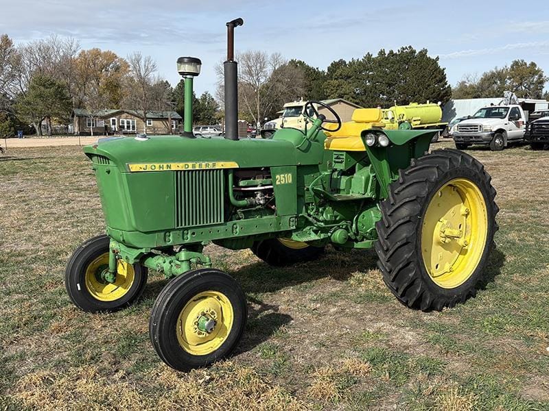 1966 John Deere 2510 Equipment Image0