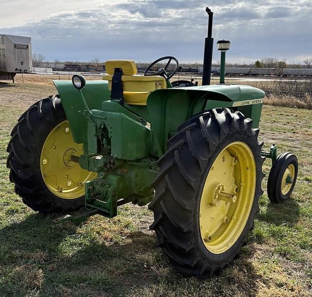 Image of John Deere 2510 equipment image 4
