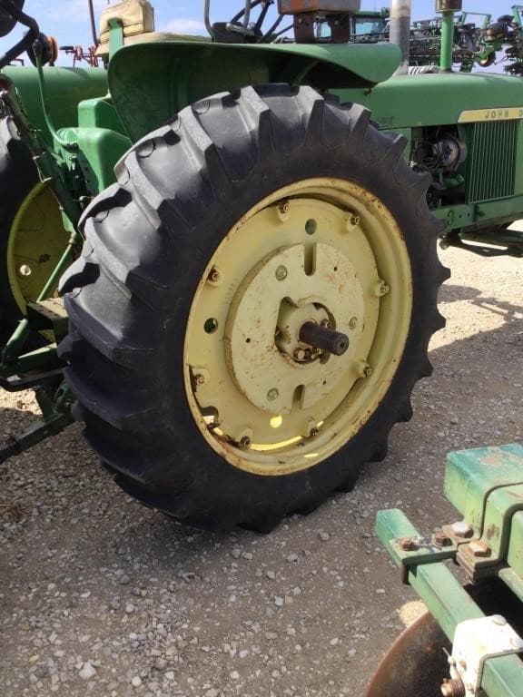 Image of John Deere 2510 equipment image 4