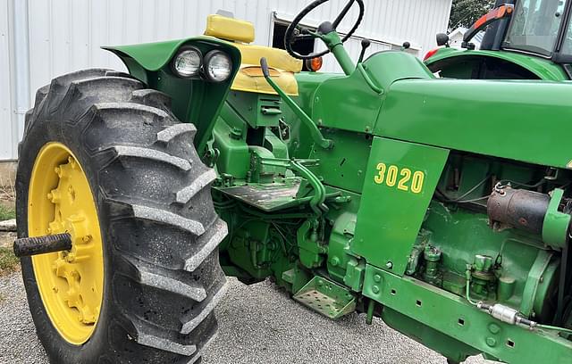 Image of John Deere 3020 equipment image 3