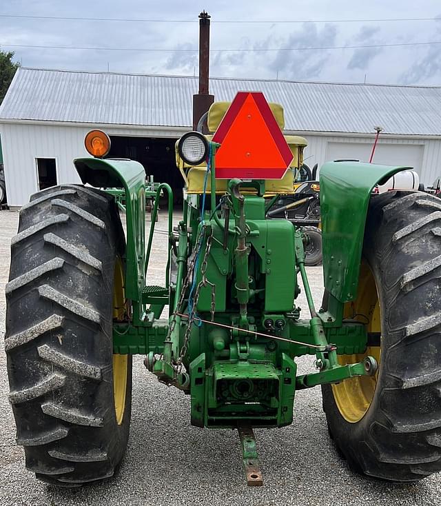 Image of John Deere 3020 equipment image 4