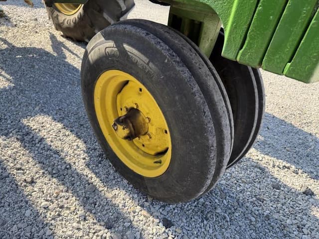 Image of John Deere 3020 equipment image 4