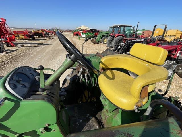 Image of John Deere 3020 equipment image 1