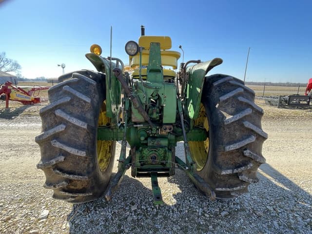 Image of John Deere 3020 equipment image 3