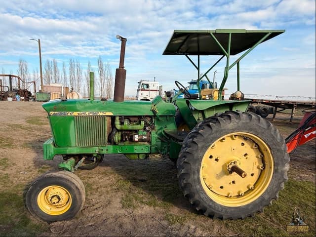 Image of John Deere 3020 equipment image 1