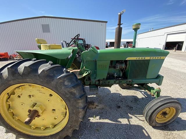 Image of John Deere 3020 equipment image 4