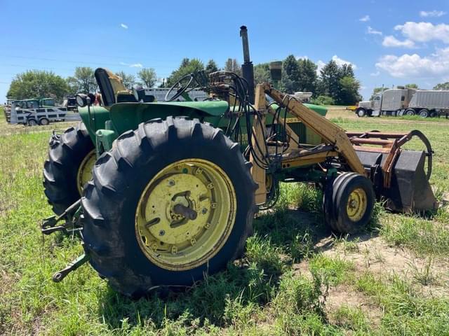 Image of John Deere 3020 equipment image 2