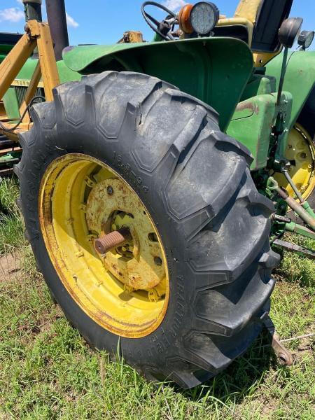 Image of John Deere 3020 equipment image 4