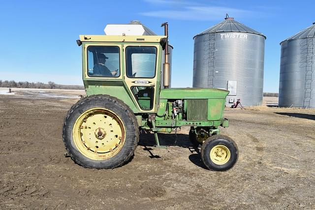 Image of John Deere 3020 equipment image 2