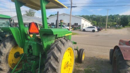 Image of John Deere 3020 equipment image 2