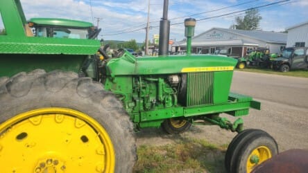 1966 John Deere 3020 Equipment Image0