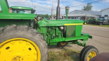 Image of John Deere 3020 equipment image 1