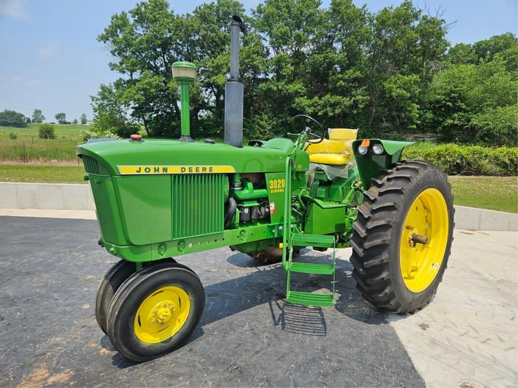 Image of John Deere 3020 Primary image