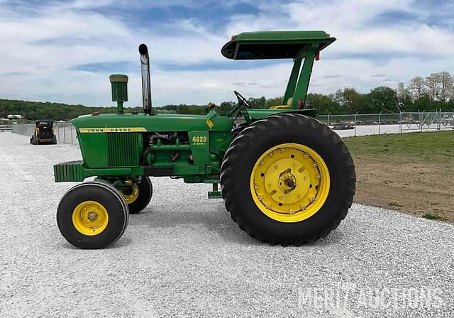Image of John Deere 4020 equipment image 1