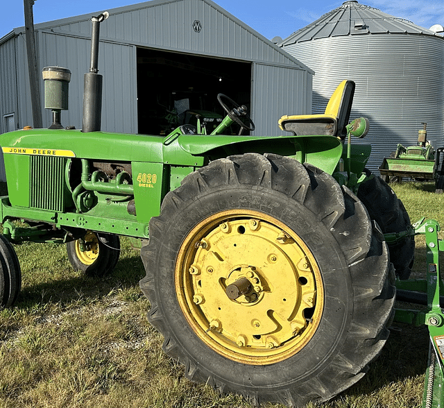 Image of John Deere 4020 equipment image 2