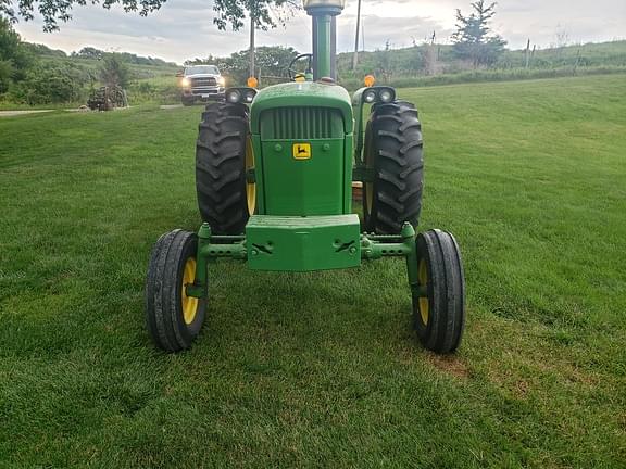Image of John Deere 4020 equipment image 2
