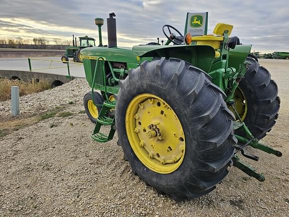 Image of John Deere 4020 equipment image 1