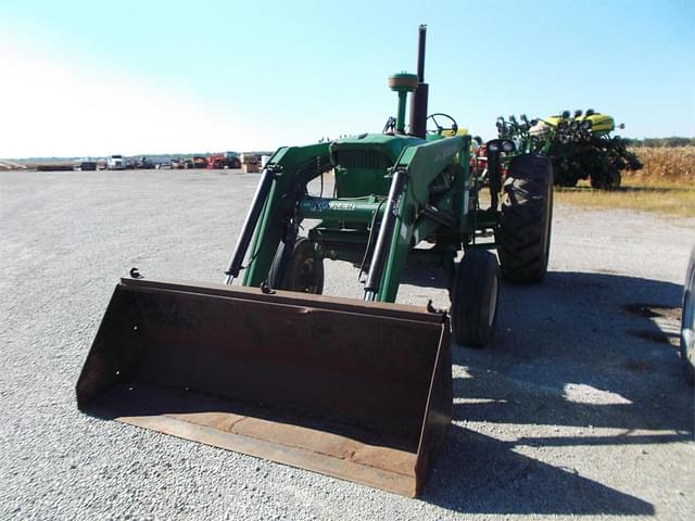 Image of John Deere 4020 equipment image 2