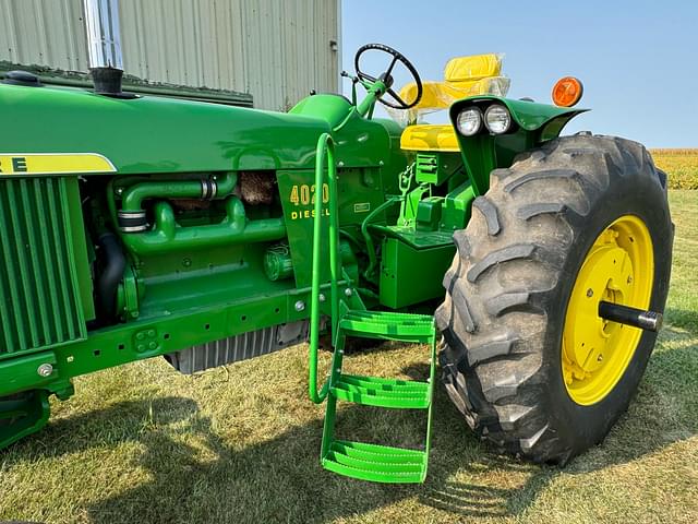 Image of John Deere 4020 equipment image 2