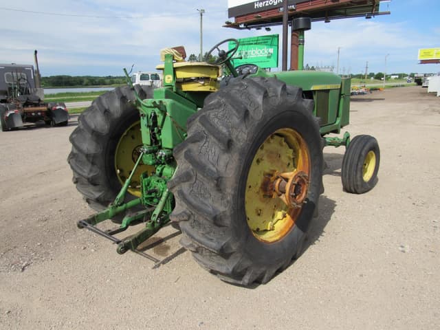 Image of John Deere 4020 equipment image 2