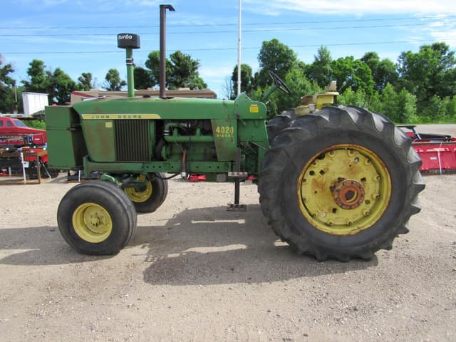 Image of John Deere 4020 equipment image 4