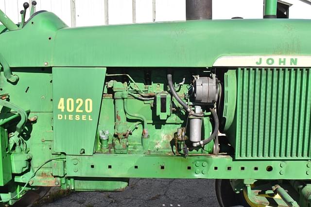 Image of John Deere 4020 equipment image 2