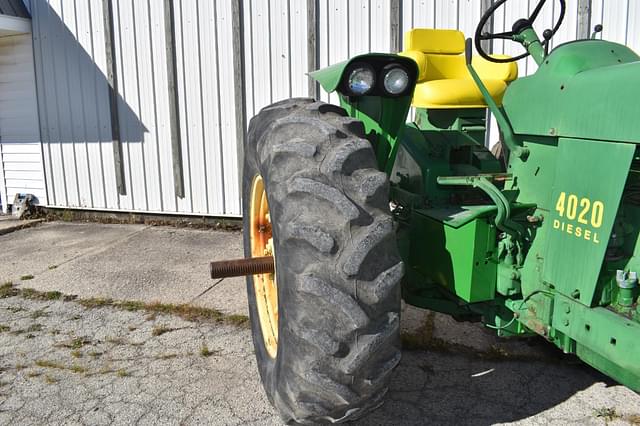 Image of John Deere 4020 equipment image 4