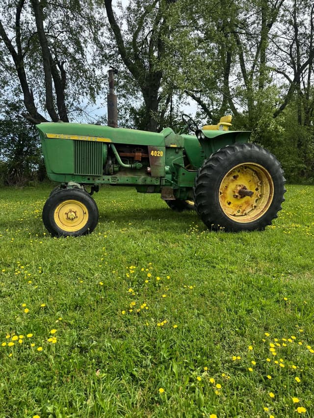 Image of John Deere 4020 equipment image 2