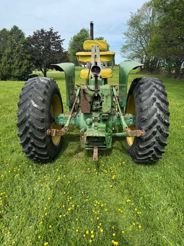 Image of John Deere 4020 equipment image 1