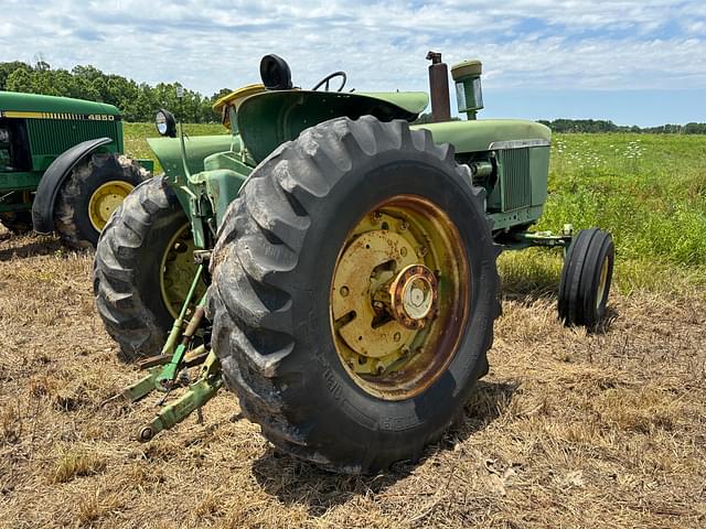 Image of John Deere 4020 equipment image 2