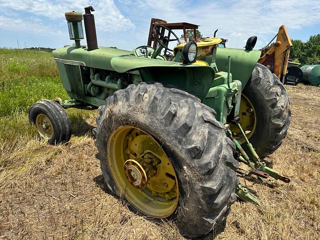 Image of John Deere 4020 equipment image 3