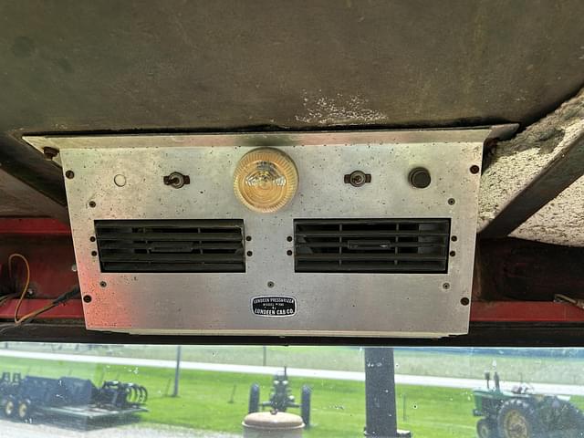 Image of Massey Ferguson 1100 equipment image 2
