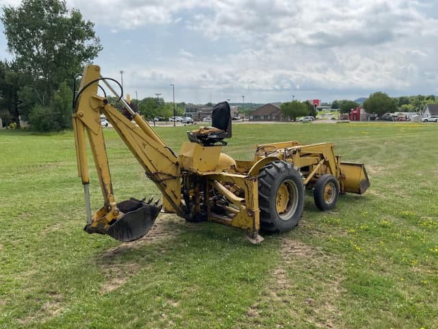 Image of Massey Ferguson 2135 equipment image 4