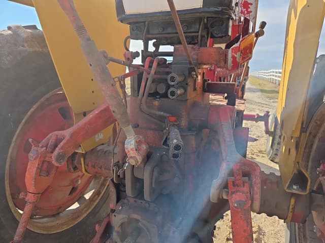 Image of Farmall 1206 Turbo equipment image 4