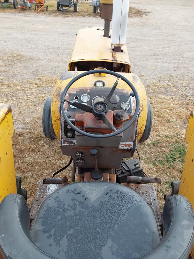 Image of Minneapolis-Moline M670 equipment image 4