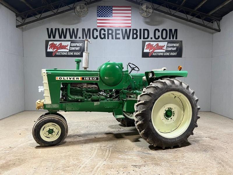 1966 Oliver 1650 Equipment Image0