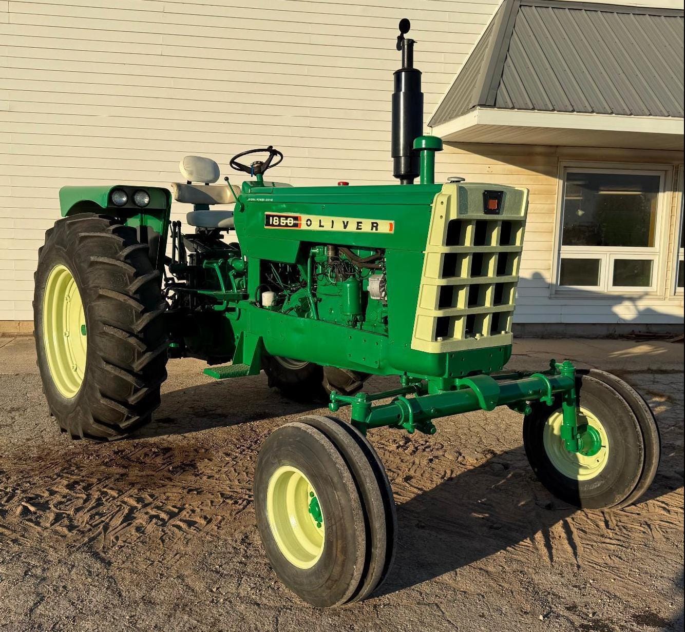 1966 Oliver 1850 Equipment Image0