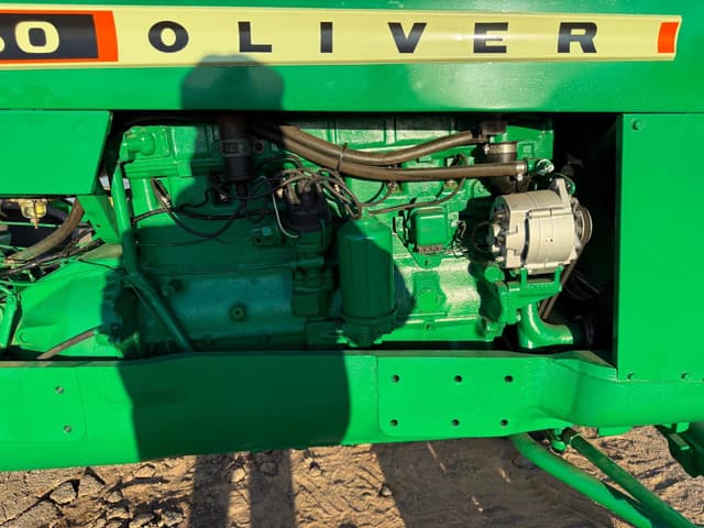 Image of Oliver 1850 equipment image 3