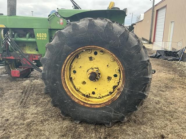 Image of John Deere 4020 equipment image 3