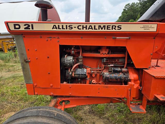 Image of Allis Chalmers D21 equipment image 4