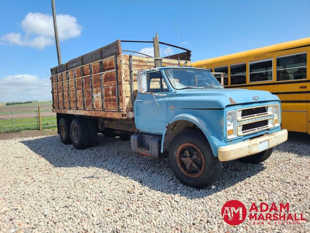Image of Chevrolet 60 equipment image 1