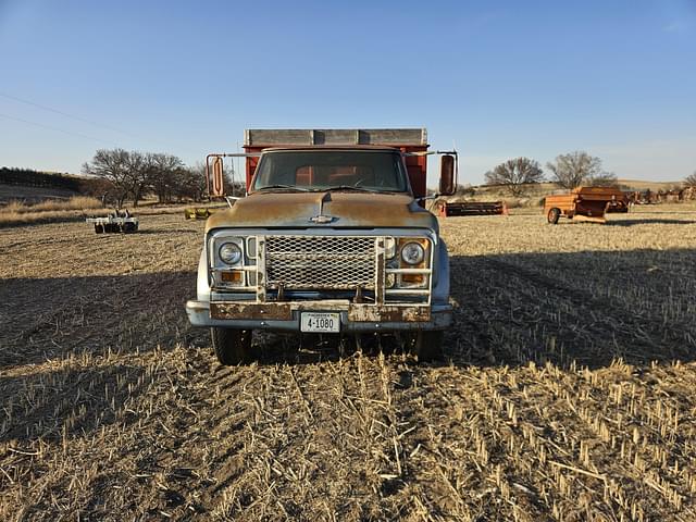 Image of Chevrolet 60 equipment image 1