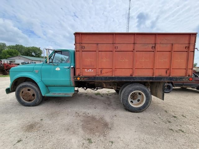 Image of Chevrolet C50 equipment image 1
