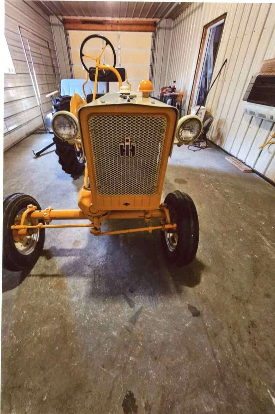 Image of International Harvester Cub Lo-Boy Image 1